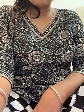 bindiyarani01 online show from 11/01/25, 09:22