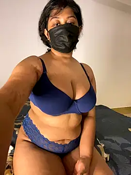 Monica  Bellucci   online show from 11/23/25, 02:06