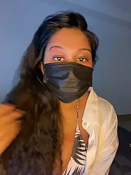 Snapshot of Monica__Bellucci__ chatting on 02/16/26, 06:59 Monica Bellucci online show from 02/16/26, 06:59