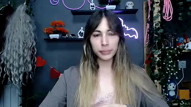 Snapshot of Walleriana chatting on 10/18/25, 09:15 Walleriana online show from 10/18/25, 09:15