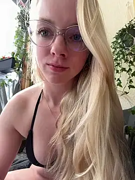 LinaLeana online show from 04/01/26, 11:33