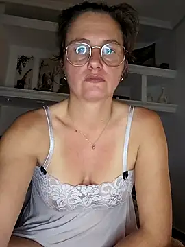 xcrazzycat online show from 04/17/26, 08:45