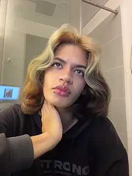 sukulaurens online show from 11/18/25, 06:34