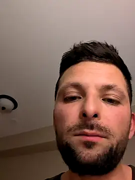 Snapshot of felipelon07 chatting on 10/22/25, 01:39 felipelon07 online show from 10/22/25, 01:39