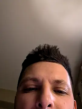 Snapshot of felipelon07 chatting on 10/22/25, 05:45 felipelon07 online show from 10/22/25, 05:45