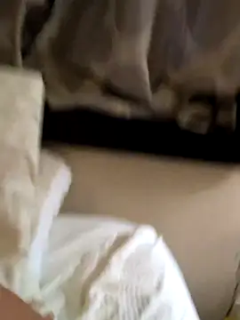 Snapshot of felipelon07 chatting on 11/11/25, 11:27 felipelon07 online show from 11/11/25, 11:27