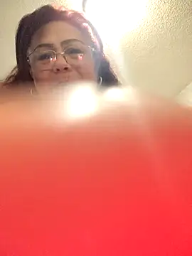 Snapshot of Kamila70 chatting on 12/18/25, 03:23 Kamila70 online show from 12/18/25, 03:23