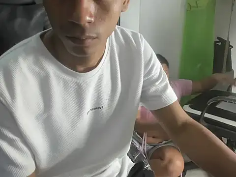 Baby Latin online show from 11/12/25, 04:24