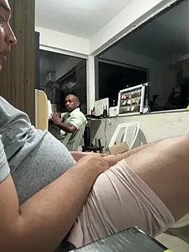 Snapshot of B-38 chatting on 10/29/25, 01:30 B-38 online show from 10/29/25, 01:30