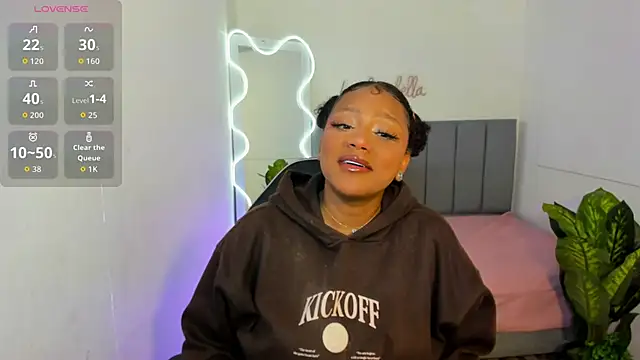 THIANA TAY online show from 10/18/25, 03:09