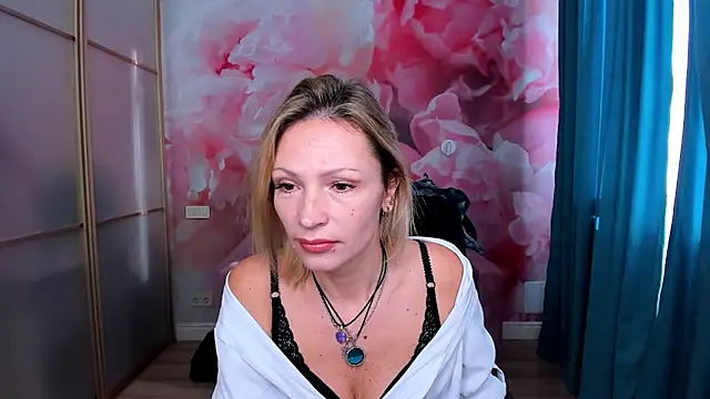 AlinaMoor online show from 11/14/25, 06:45