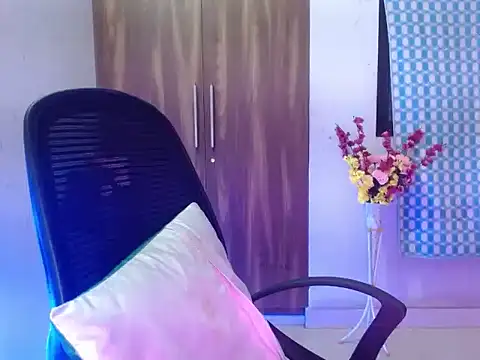 Roiseeee online show from 03/30/26, 04:57