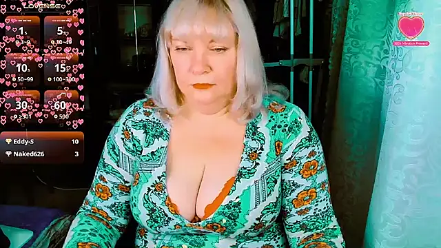 Snapshot of DiamondNata chatting on 10/10/25, 10:53 DiamondNata online show from 10/10/25, 10:53