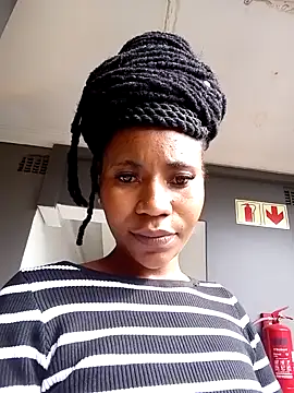 petite queenx online show from 12/22/25, 01:30