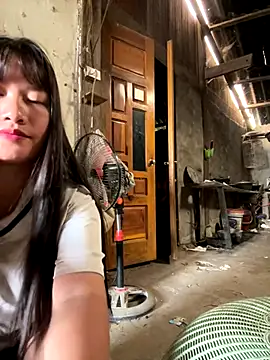 TrangNemo online show from 10/22/25, 07:52