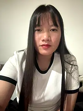 TrangNemo online show from 12/22/25, 04:20