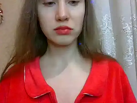 Snapshot of Lynirina chatting on 02/19/26, 01:01 Lynirina online show from 02/19/26, 01:01