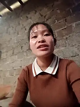 Snapshot of Young_vietnamese chatting on 10/07/25, 02:09 Young vietnamese online show from 10/07/25, 02:09