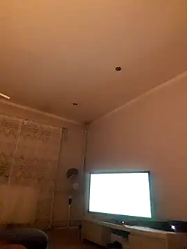 Snapshot of Remello1 chatting on 12/20/25, 09:11 Remello1 online show from 12/20/25, 09:11