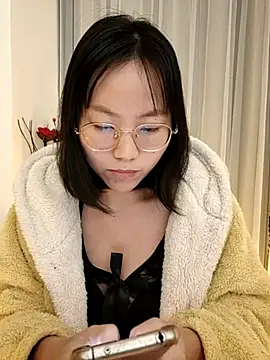 nini10052025 online show from 11/05/25, 01:49