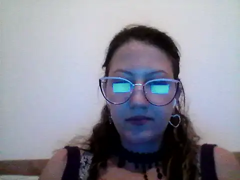 Snapshot of Karivane chatting on 03/04/26, 12:05 Karivane online show from 03/04/26, 12:05