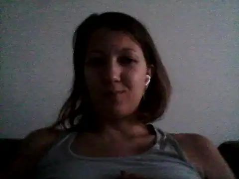 Snapshot of Karivane chatting on 04/07/26, 06:08 Karivane online show from 04/07/26, 06:08