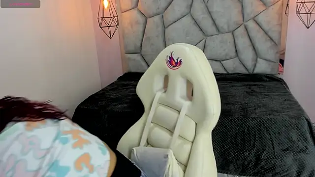 Addyy 02 online show from 04/16/26, 07:03