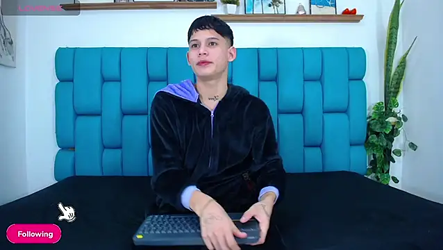 Brian hot online show from 04/22/26, 06:42