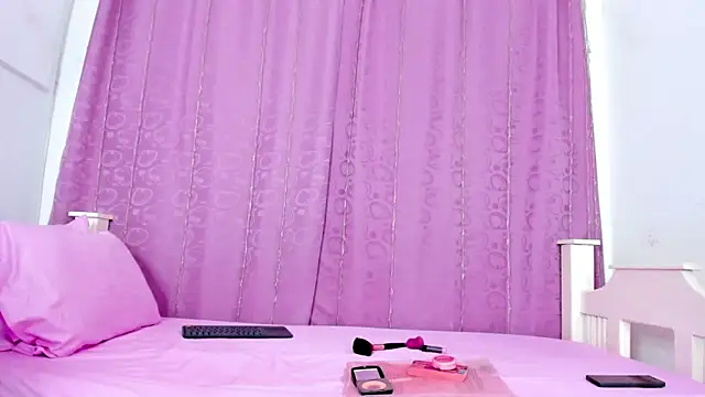 nahomy smiith online show from 11/02/25, 04:31