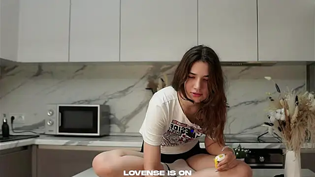 AmmieGerber online show from 10/28/25, 01:20