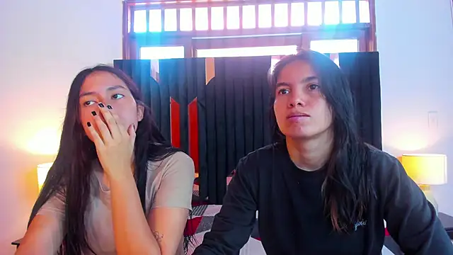 Snapshot of Sofy_and_Mia chatting on 10/11/25, 12:36 Sofy and Mia online show from 10/11/25, 12:36
