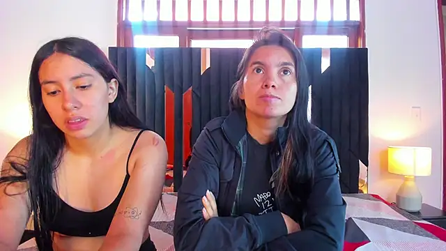 Snapshot of Sofy_and_Mia chatting on 10/13/25, 12:49 Sofy and Mia online show from 10/13/25, 12:49