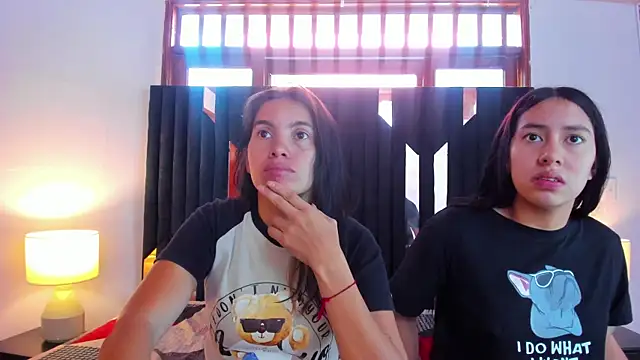 Snapshot of Sofy_and_Mia chatting on 10/15/25, 12:05 Sofy and Mia online show from 10/15/25, 12:05