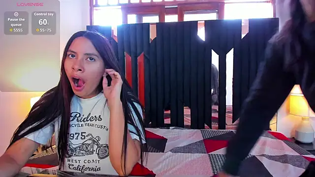 Sofy and Mia online show from 11/05/25, 12:27