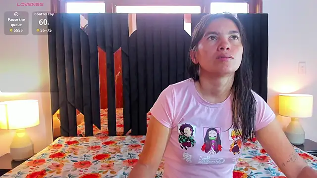 Sofy and Mia online show from 11/26/25, 12:39