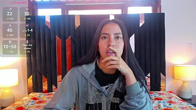 Sofy and Mia online show from 11/29/25, 12:41