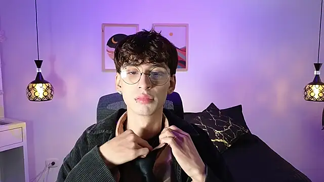 demianmoon online show from 10/16/25, 12:06
