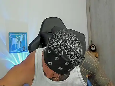 Dave-Max01 online show from 10/06/25, 05:54