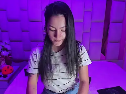 Snapshot of Gisell_Squirt_ chatting on 11/18/25, 12:42 Gisell Squirt online show from 11/18/25, 12:42