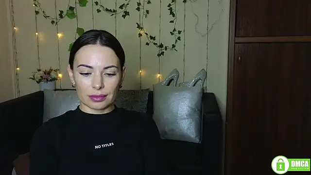 Rita lovvylyou online show from 10/22/25, 11:32