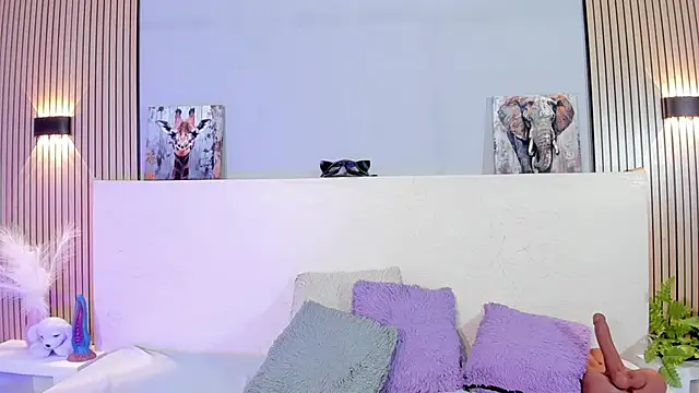 TianaGlow44 online show from 04/09/26, 06:41