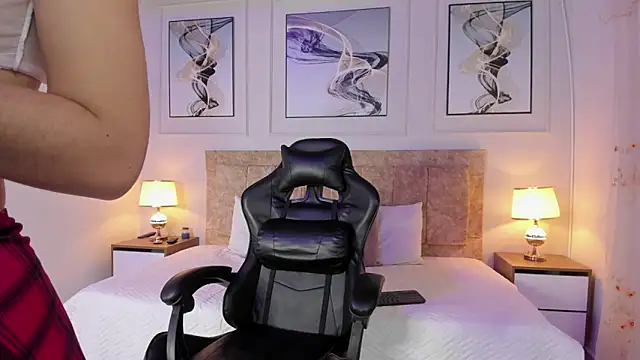 celeste collins  online show from 12/03/25, 11:41