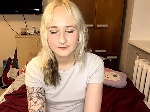 Ulemonala Cute online show from 10/19/25, 06:19