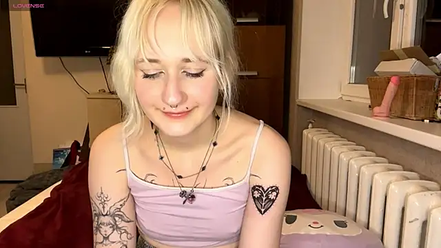 Ulemonala Cute online show from 11/19/25, 06:52