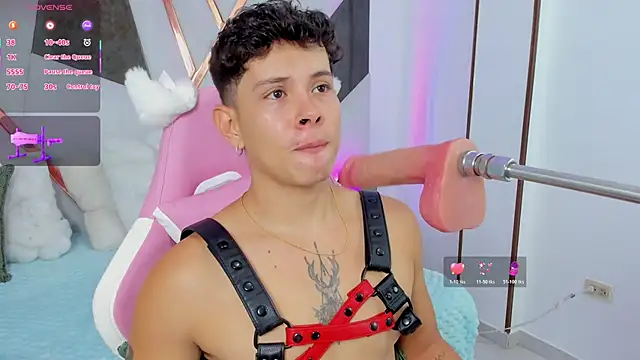 Snapshot of Daniel_Suarez18 chatting on 10/28/25, 01:42 Daniel Suarez18 online show from 10/28/25, 01:42