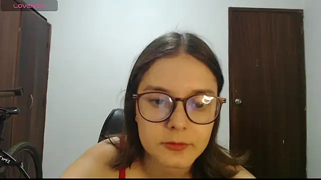 CarlaLorez online show from 10/28/25, 01:42