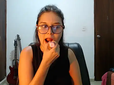 Snapshot of CarlaLorez chatting on 05/13/26, 02:42 CarlaLorez online show from 05/13/26, 02:42