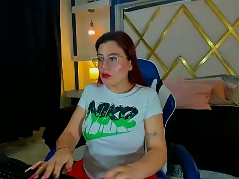 Snapshot of allison_mc chatting on 07/05/26, 03:34 allison mc online show from 07/05/26, 03:34