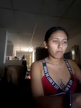 Snapshot of alicemey10 chatting on 11/06/25, 12:22 alicemey10 online show from 11/06/25, 12:22