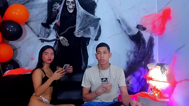 Snapshot of Little_nicoll chatting on 11/02/25, 12:02 Little nicoll online show from 11/02/25, 12:02